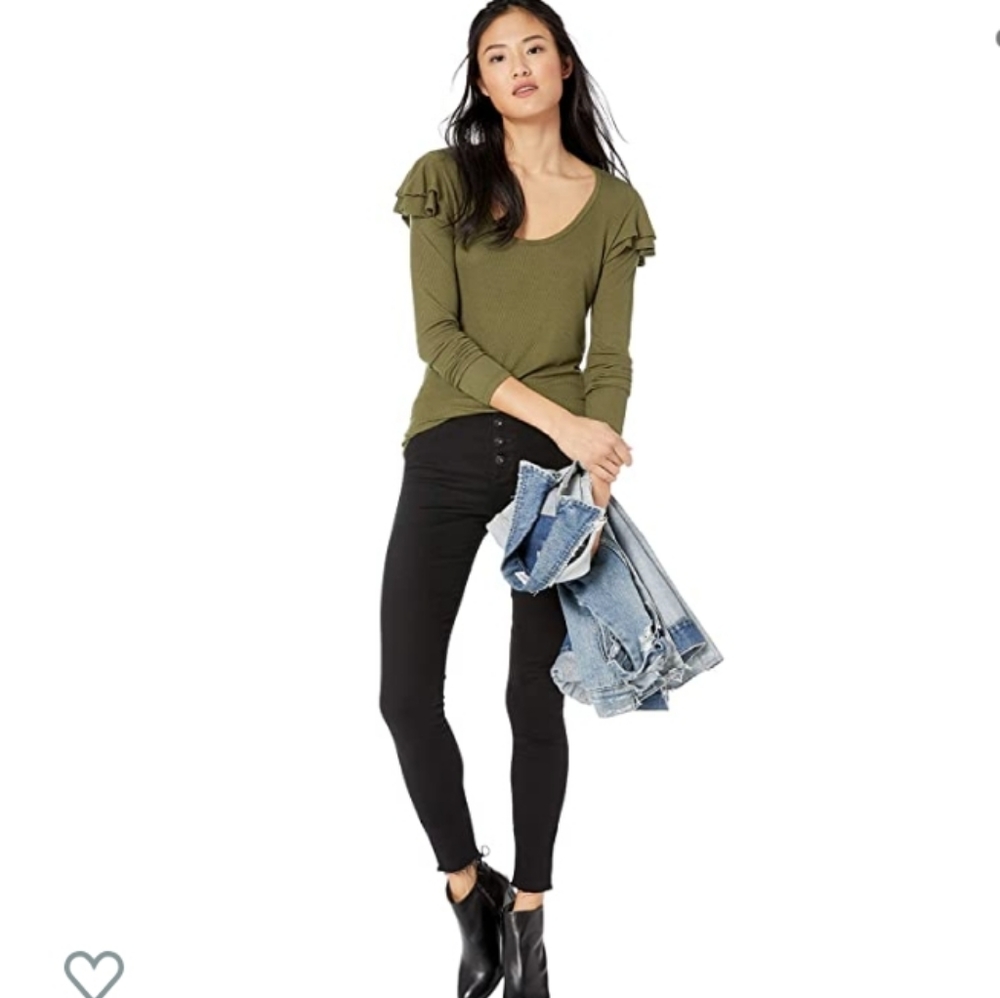 BB Dakota Wink Rib Knit top size Small